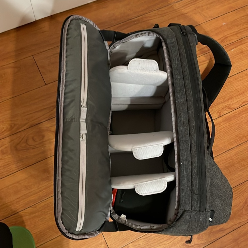 Incase Professional Camera Bag DSLR Pro Sling Pack